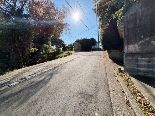 周辺は閑静な住宅街につき落ち着いた環境です。