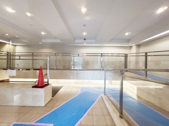 ゆとりのあるエントランスです