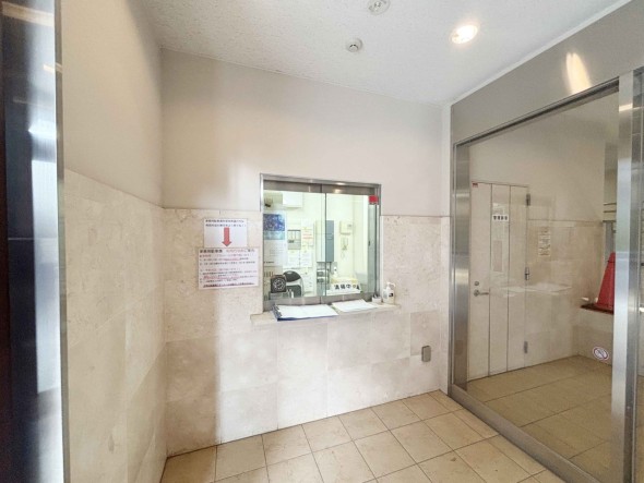 管理人さんがいてくださるのはそれだけで安心感が高まりますね。