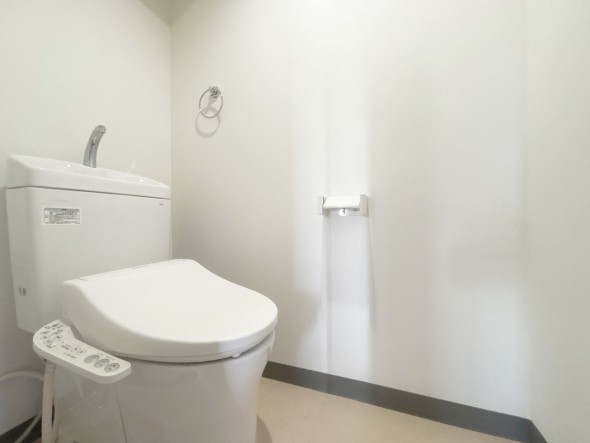 ウォシュレット機能付きトイレ