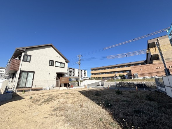建築条件なしの売地です。お好きなハウスメーカーで建築していただけます。