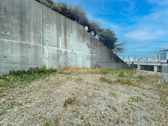 建築条件なしの売地です。お好きなハウスメーカーで建築していただけます。