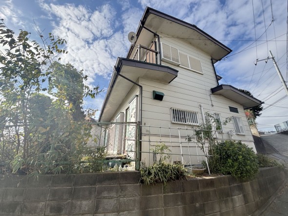 周辺は閑静な住宅街につき落ち着いた環境です。