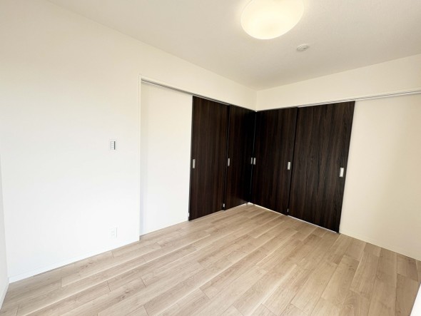 洋室5.5帖。家族一人ひとりの大切なプライベート空間。