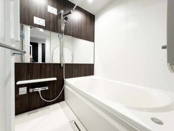 内装 1日の疲れを癒すバスルーム。