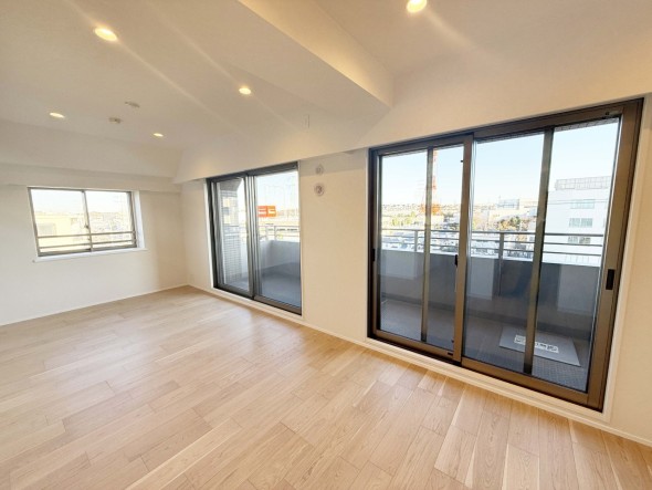 リビングダイニング12.5帖。ゆったり寛げる充分な広さがございます。