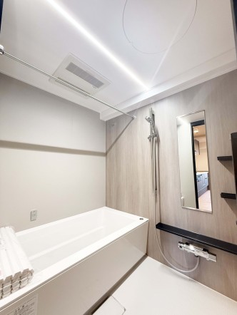 内装 1日の疲れを癒すバスルーム。