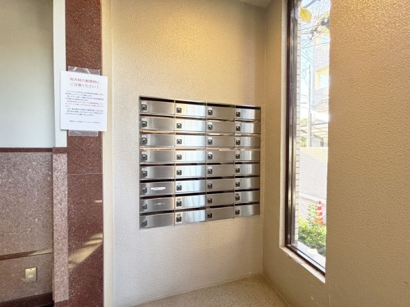 住戸専用の郵便受け。