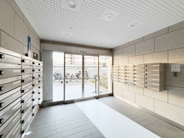 ゆとりのあるエントランスです