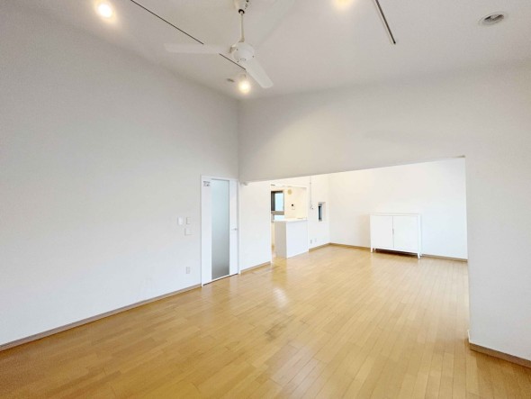 ゆったり寛げる充分な広さがございます。