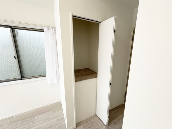 各居室にしっかりサイズの収納がございます。