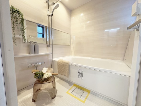 内装 1日の疲れを癒すバスルーム。