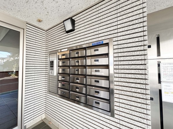 住戸専用の郵便受け。