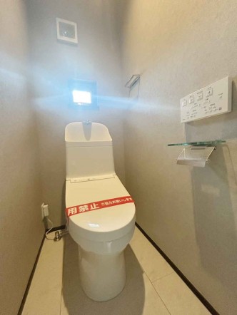 ウォシュレット機能付きトイレ(3階)