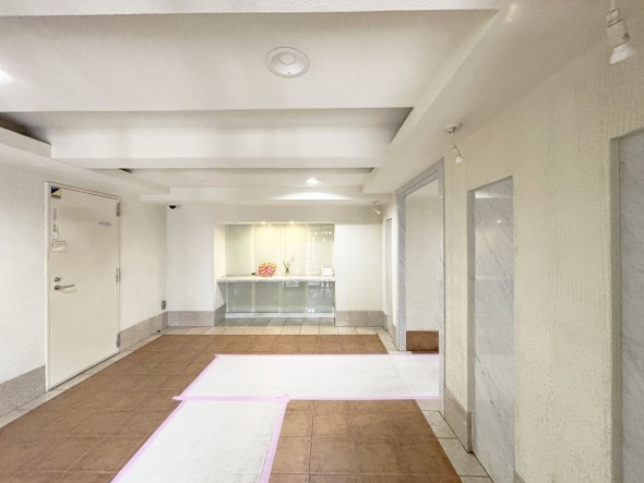 ゆとりのあるエントランスです