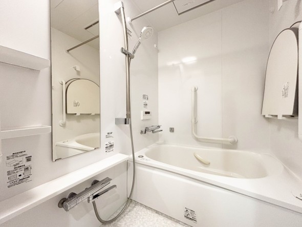 内装 1日の疲れを癒すバスルーム。