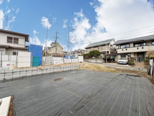 とても開放感ある土地です！日当たりの良さが外観からも伝わります！