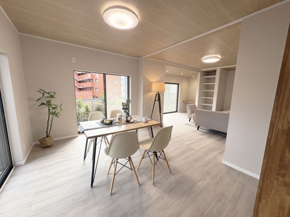 家族と過ごす時間を大切にしたい方にぴったりの明るくゆとりある住空間です。