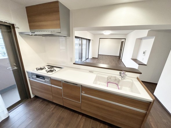 使い勝手の良い設備のキッチンで効率よくお料理もできます。