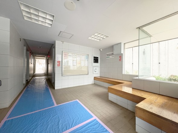 ゆとりのあるエントランスです