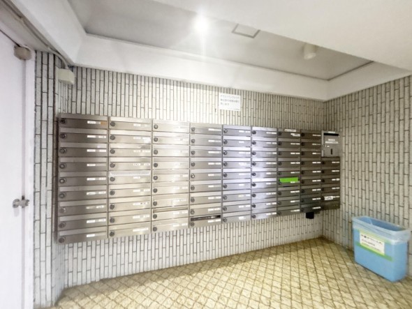 住戸専用の郵便受け。