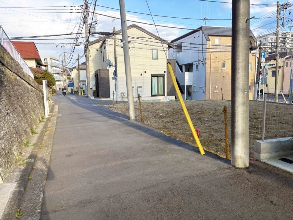 周辺は閑静な住宅街につき落ち着いた環境です。