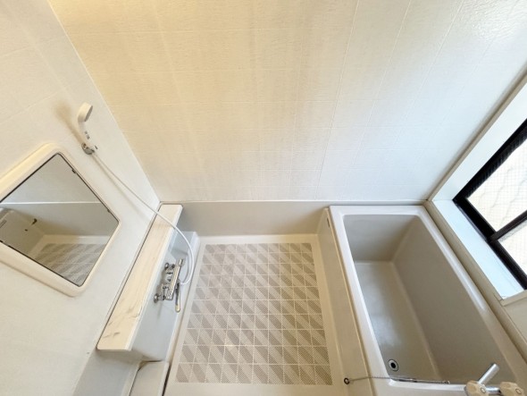 内装 1日の疲れを癒すバスルーム。