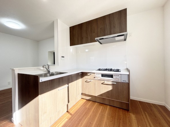 使い勝手の良い設備のキッチンで効率よくお料理もできます。