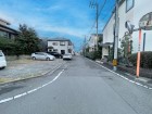 前面道路が広くお車の出し入れもスムーズ