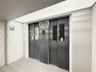 エレベーター付きのマンションです。