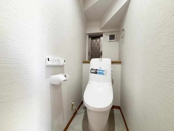 ウォシュレット機能付きトイレ