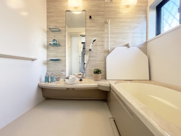 内装 1日の疲れを癒すバスルーム。