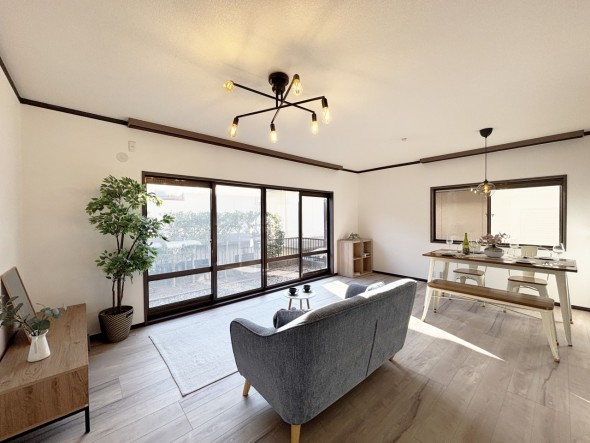 家族と過ごす時間を大切にしたい方にぴったりの明るくゆとりある住空間です。