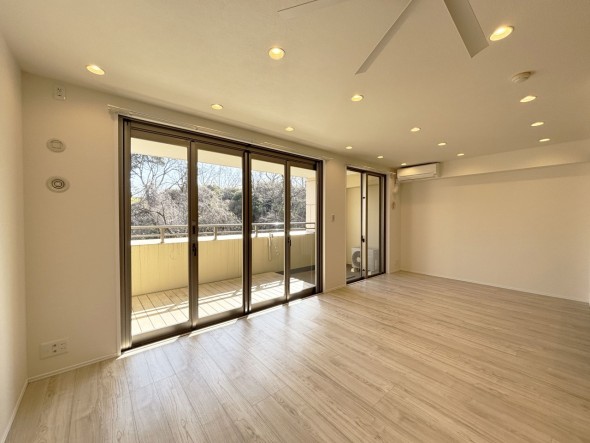 家族と過ごす時間を大切にしたい方にぴったりの明るくゆとりある住空間です。