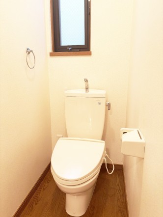 ウォシュレット機能付きトイレ