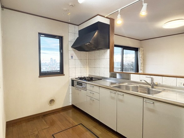 使い勝手の良い設備のキッチンで効率よくお料理もできます。