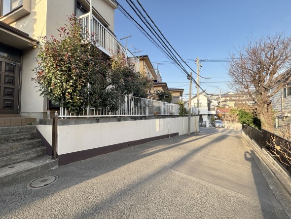 建築条件なしの売地です。お好きなハウスメーカーで建築していただけます。