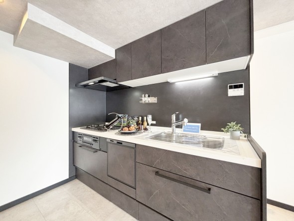 使い勝手の良い設備のキッチンで効率よくお料理もできます。