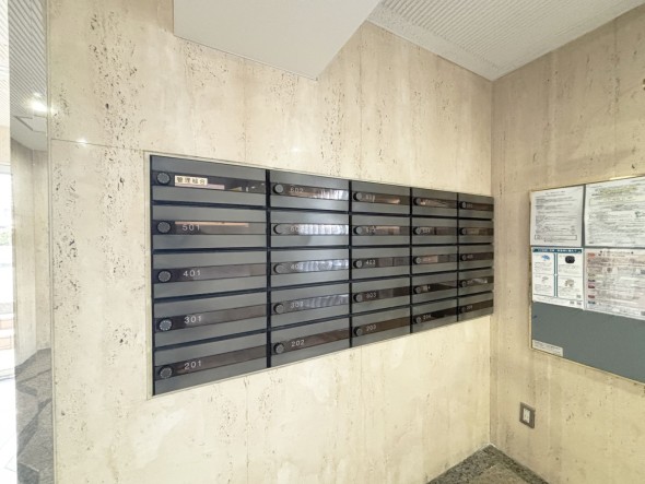 住戸専用の郵便受け。