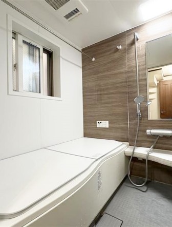 内装 1日の疲れを癒すバスルーム。