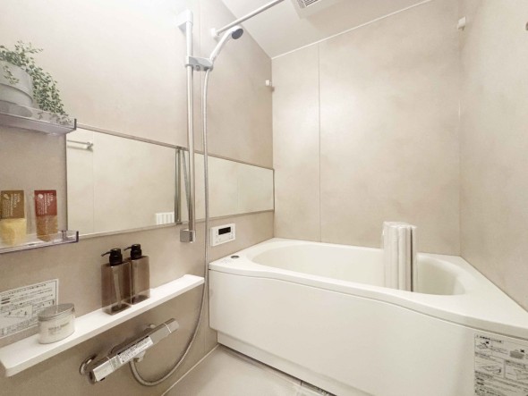 内装 1日の疲れを癒すバスルーム。