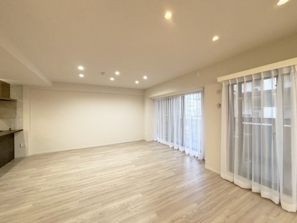 家族と過ごす時間を大切にしたい方にぴったりの明るくゆとりある住空間です。