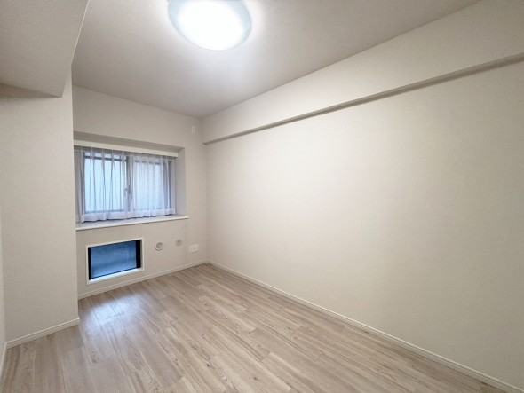 感性を育むプライベートルームはシンプルでスマートな空間。