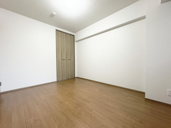 家族一人ひとりの大切なプライベート空間。趣味・感性で個性的に飾って頂けるようシンプルに仕上げてあります。