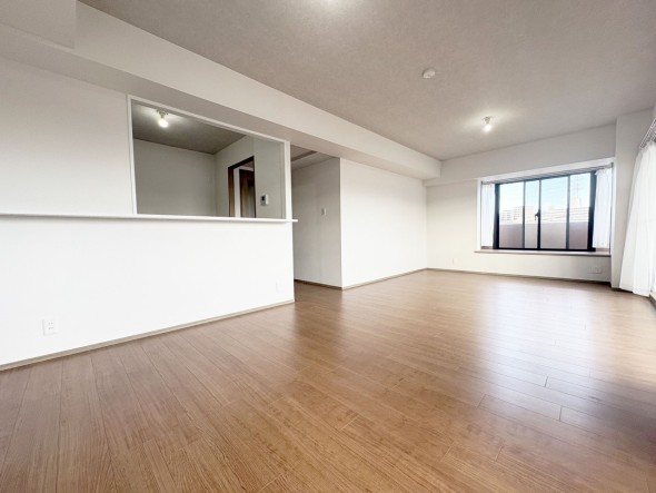 家族と過ごす時間を大切にしたい方にぴったりの明るくゆとりある住空間です。