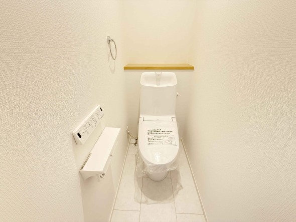 ウォシュレット機能付きトイレ（1階）
