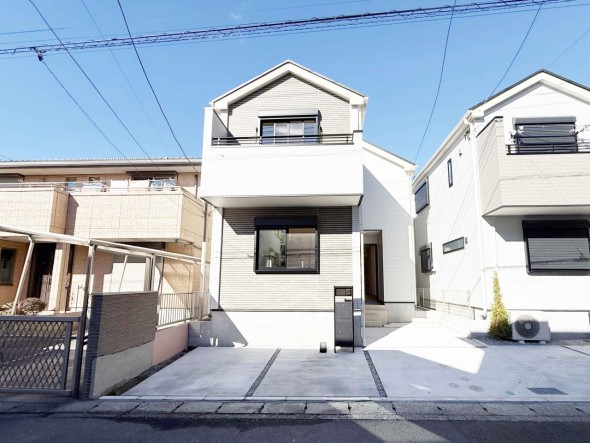 駅近好立地＆4LDKで広がる家族時間。快適さと安心を兼ね備えた邸宅。