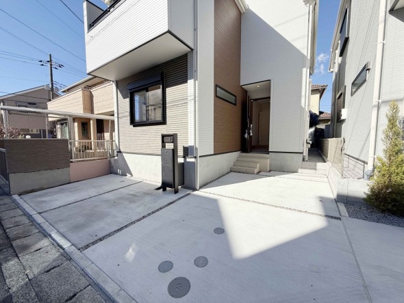 2台駐車可能なカースペース（車種による）