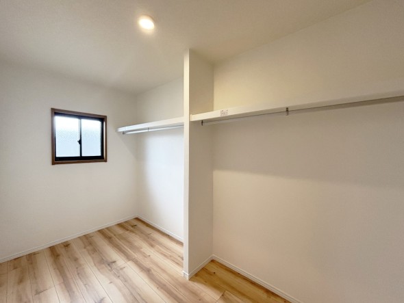 明るくあたたかな居室では、朝の目覚めも気持ちよく起きられます。