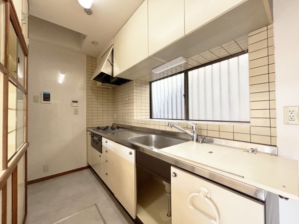 使い勝手の良い設備のキッチンで効率よくお料理もできます。